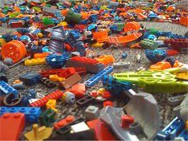 Figure 1: Scattered Lego - Web 1.0